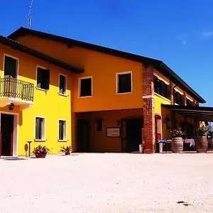 Alloggi E Trattoria Agli Alberoni , Brussa Italien